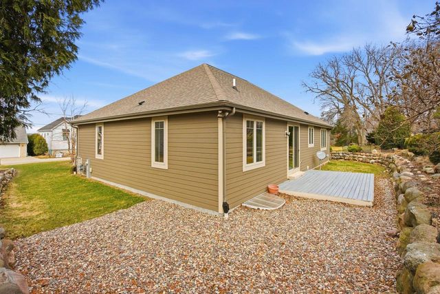 N27W27075 Woodland DRIVE, Pewaukee, WI 53072