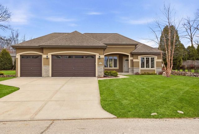 N27W27075 Woodland DRIVE, Pewaukee, WI 53072