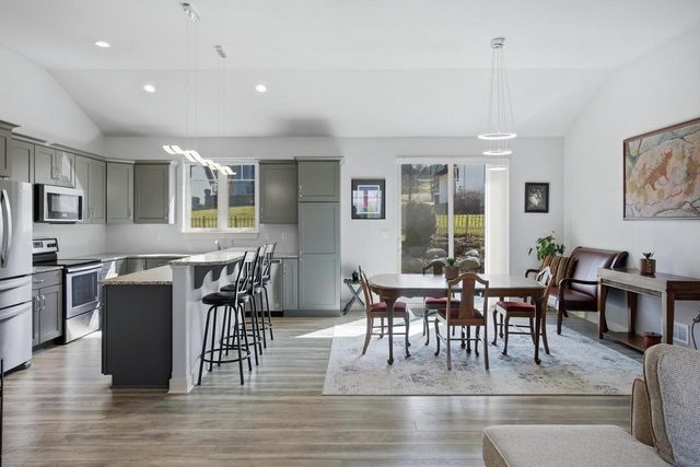 N27W27075 Woodland DRIVE, Pewaukee, WI 53072