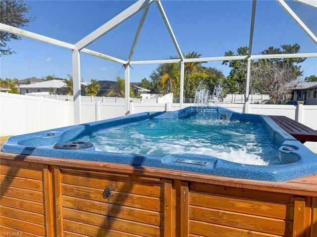 1219 SE 18th TER, Cape Coral, FL 33990