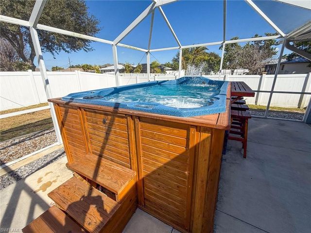 1219 SE 18th TER, Cape Coral, FL 33990