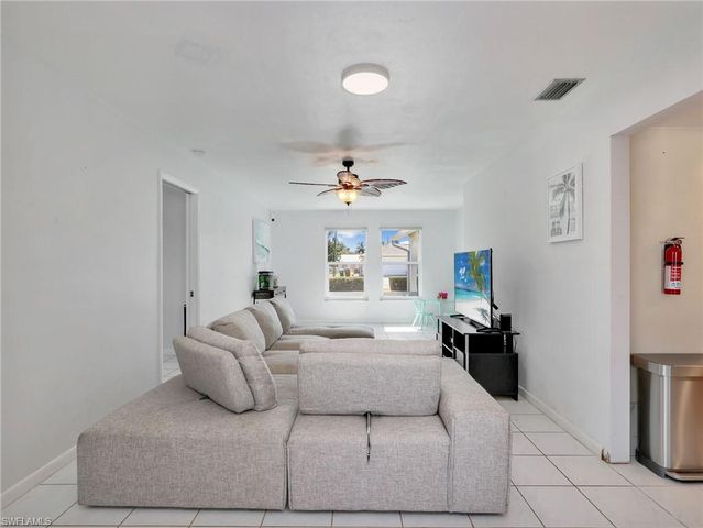 1219 SE 18th TER, Cape Coral, FL 33990