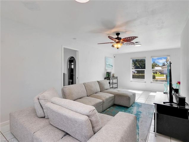 1219 SE 18th TER, Cape Coral, FL 33990