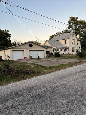 402 N McRae Street, Gas, KS 66742