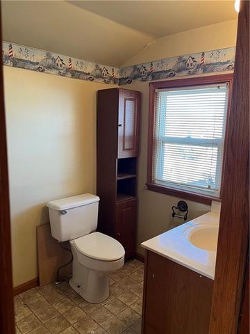 402 N McRae Street, Gas, KS 66742