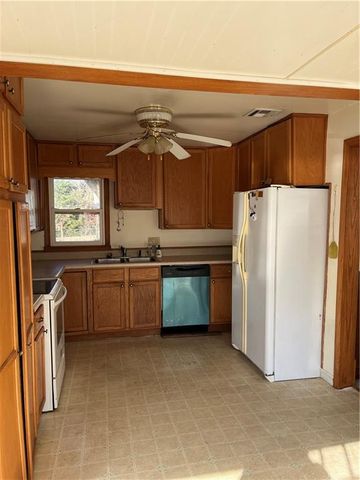 402 N McRae Street, Gas, KS 66742