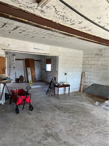 402 N McRae Street, Gas, KS 66742