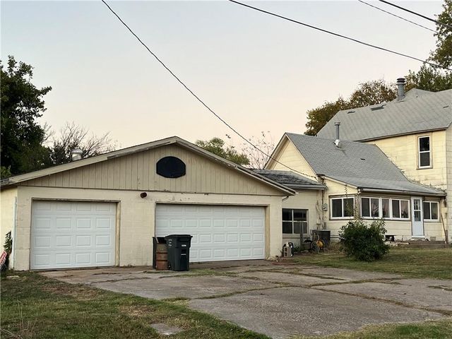 402 N McRae Street, Gas, KS 66742