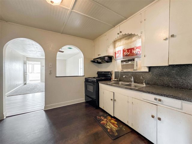 8321 Leander Street, Houston, TX 77012