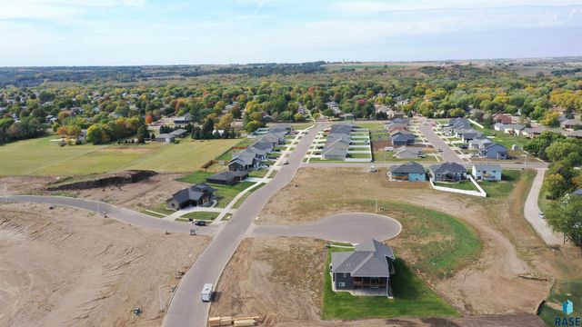 1201 S Oakland Cir Circle, Brandon, SD 57005