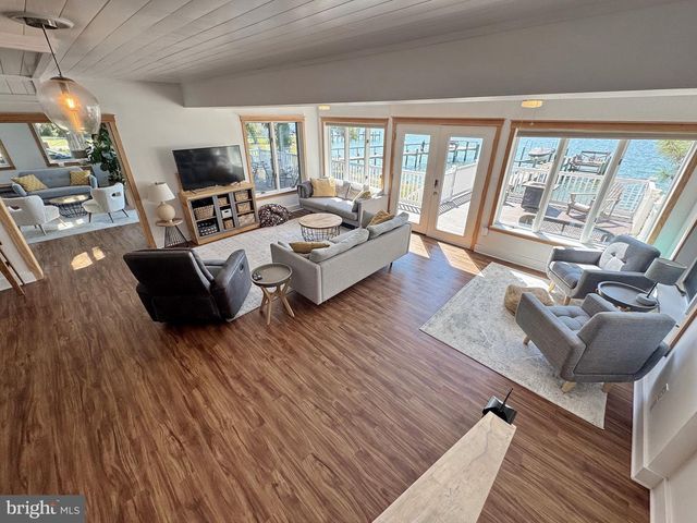 15445 POTOMAC RIVER DR, Cobb Island, MD 20625