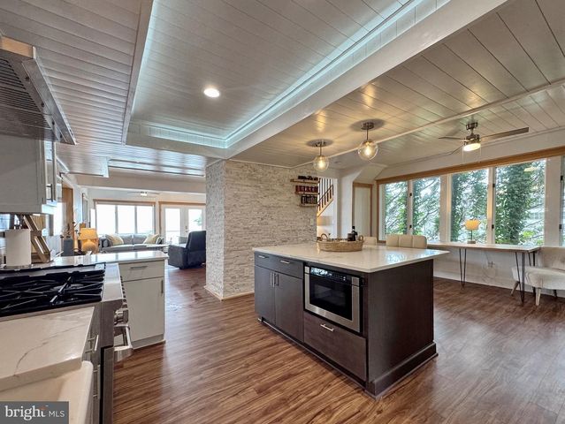 15445 POTOMAC RIVER DR, Cobb Island, MD 20625