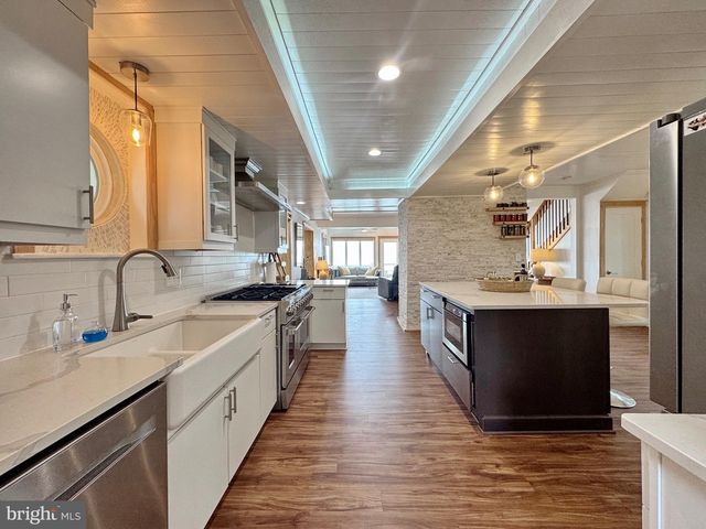 15445 POTOMAC RIVER DR, Cobb Island, MD 20625