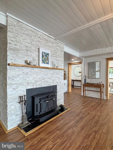 15445 POTOMAC RIVER DR, Cobb Island, MD 20625