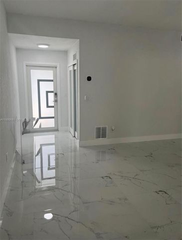 19314 SW 121st Ct, Miami, FL 33177