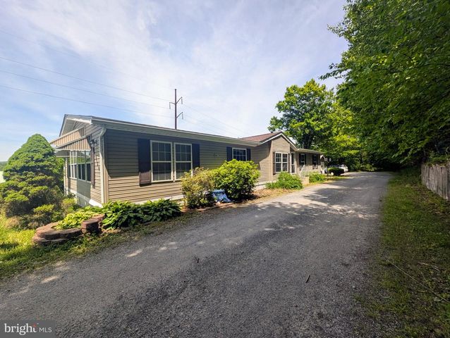 180 ST CLAIR AVE, Pottsville, PA 17901