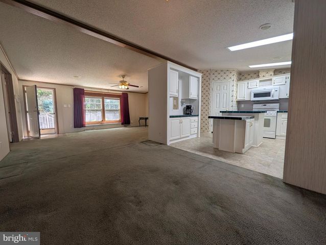 180 ST CLAIR AVE, Pottsville, PA 17901