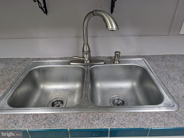 180 ST CLAIR AVE, Pottsville, PA 17901