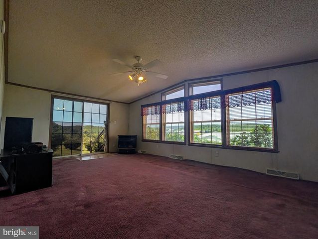 180 ST CLAIR AVE, Pottsville, PA 17901