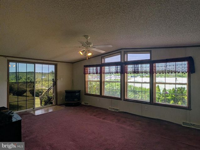 180 ST CLAIR AVE, Pottsville, PA 17901
