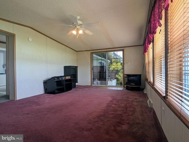 180 ST CLAIR AVE, Pottsville, PA 17901