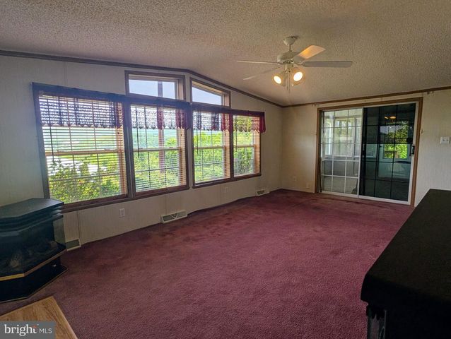 180 ST CLAIR AVE, Pottsville, PA 17901