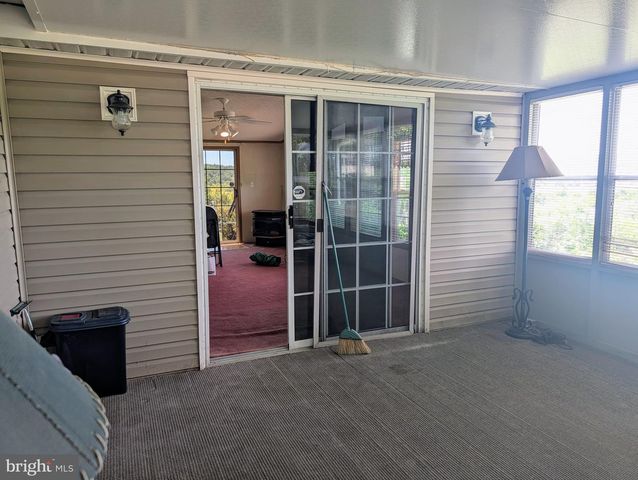 180 ST CLAIR AVE, Pottsville, PA 17901