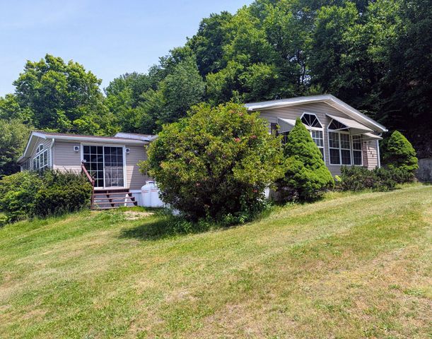 180 ST CLAIR AVE, Pottsville, PA 17901