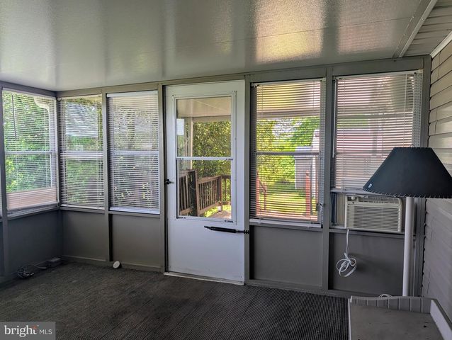 180 ST CLAIR AVE, Pottsville, PA 17901