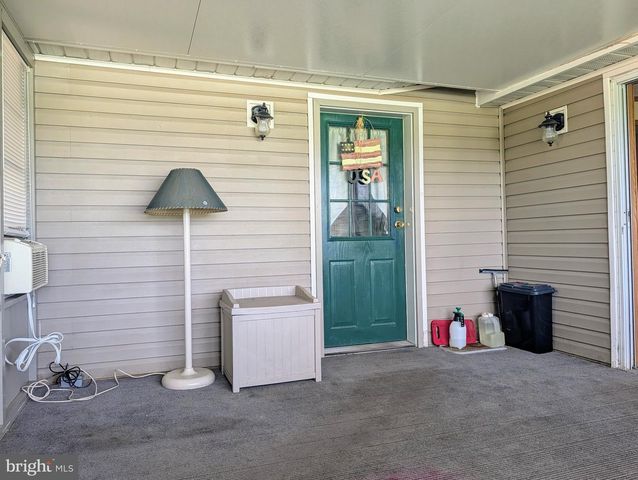 180 ST CLAIR AVE, Pottsville, PA 17901