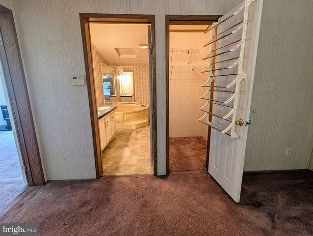 180 ST CLAIR AVE, Pottsville, PA 17901