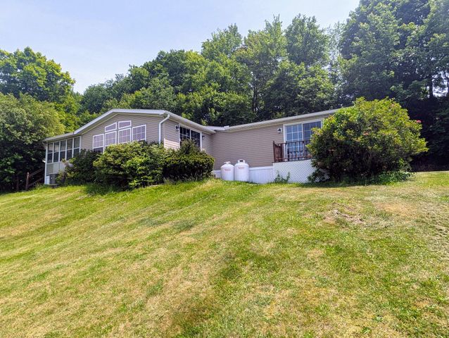 180 ST CLAIR AVE, Pottsville, PA 17901