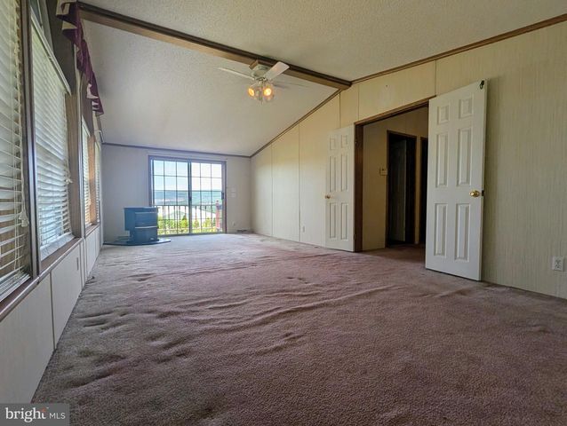 180 ST CLAIR AVE, Pottsville, PA 17901