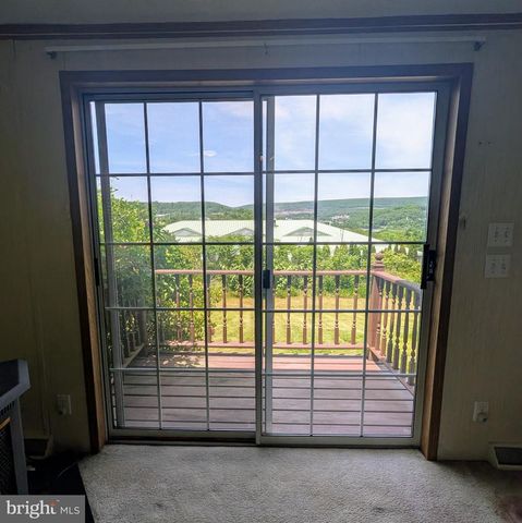 180 ST CLAIR AVE, Pottsville, PA 17901