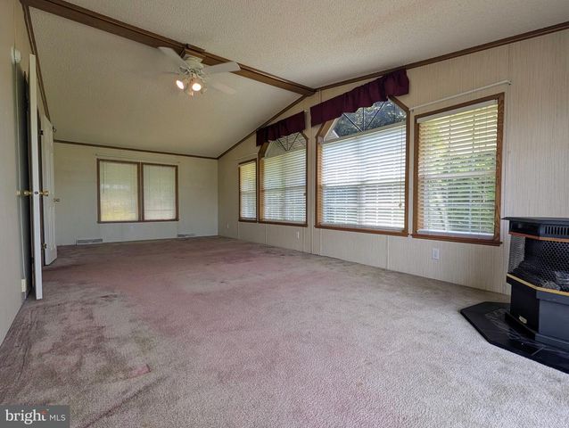 180 ST CLAIR AVE, Pottsville, PA 17901