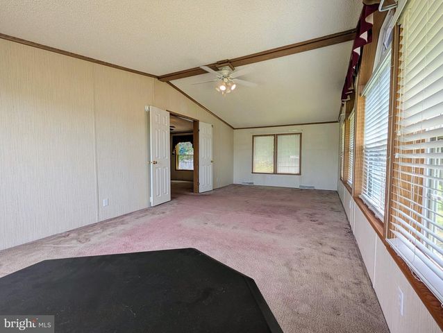 180 ST CLAIR AVE, Pottsville, PA 17901