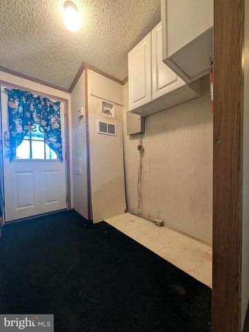 180 ST CLAIR AVE, Pottsville, PA 17901