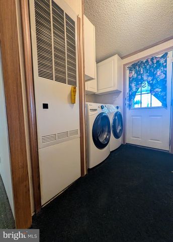 180 ST CLAIR AVE, Pottsville, PA 17901