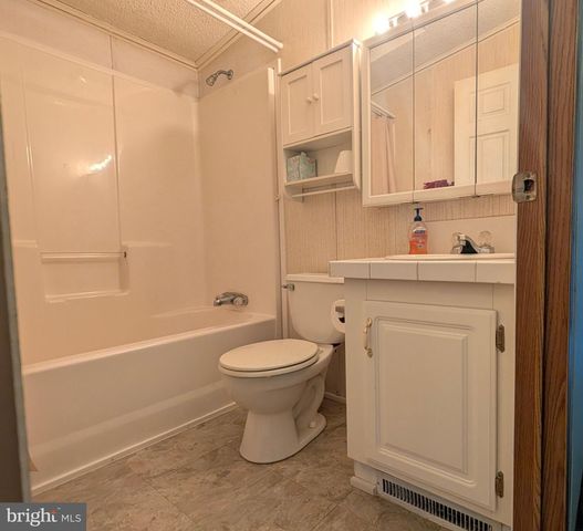 180 ST CLAIR AVE, Pottsville, PA 17901