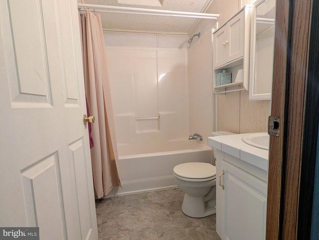 180 ST CLAIR AVE, Pottsville, PA 17901