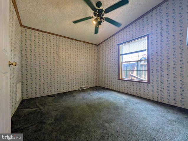 180 ST CLAIR AVE, Pottsville, PA 17901