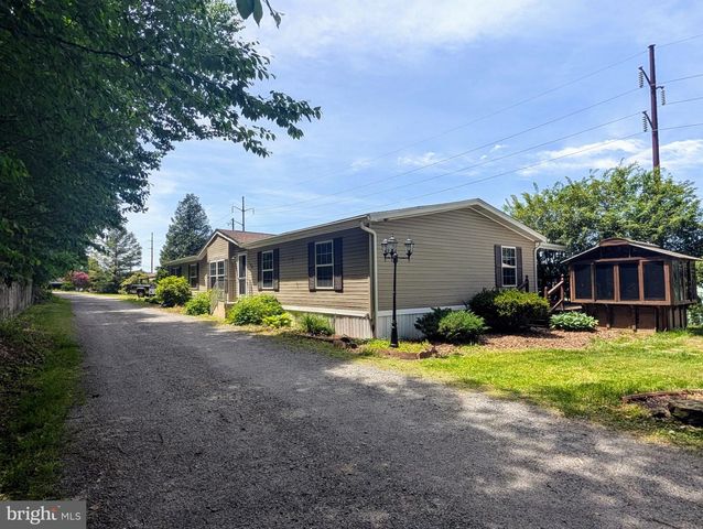 180 ST CLAIR AVE, Pottsville, PA 17901