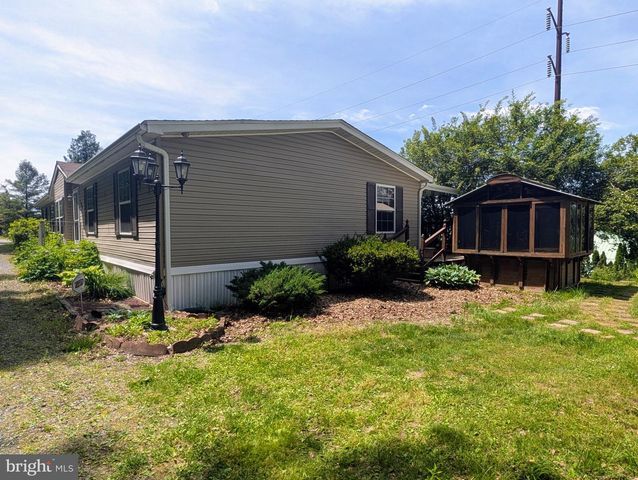 180 ST CLAIR AVE, Pottsville, PA 17901