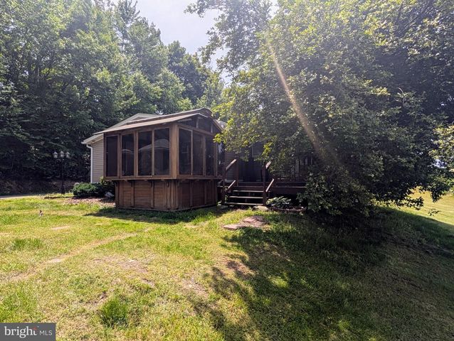 180 ST CLAIR AVE, Pottsville, PA 17901
