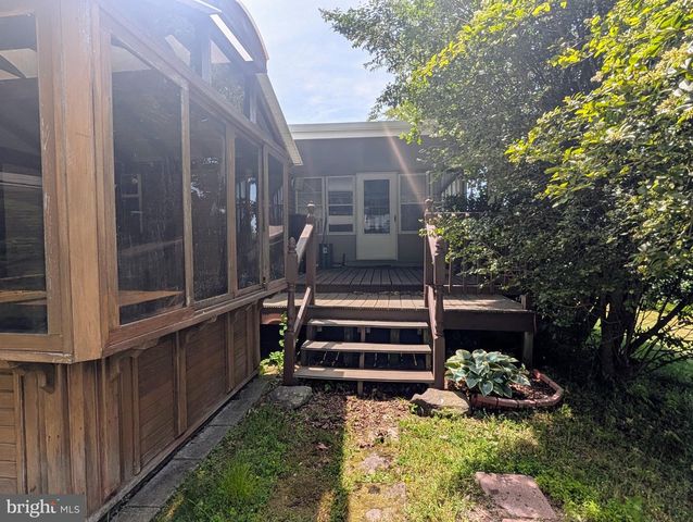 180 ST CLAIR AVE, Pottsville, PA 17901