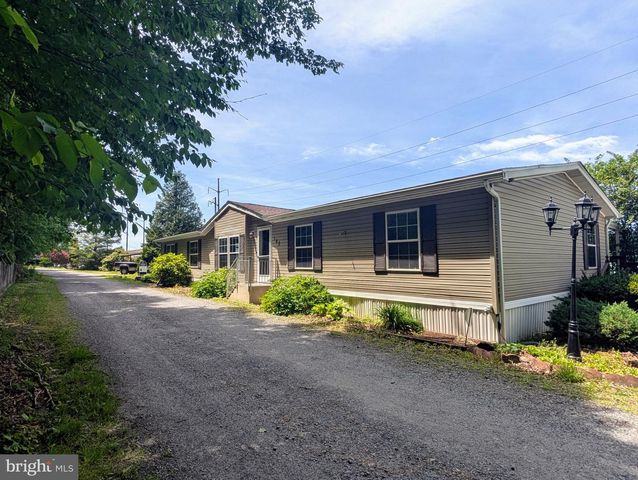 180 ST CLAIR AVE, Pottsville, PA 17901