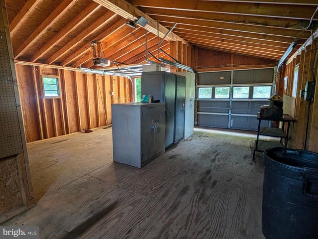 180 ST CLAIR AVE, Pottsville, PA 17901