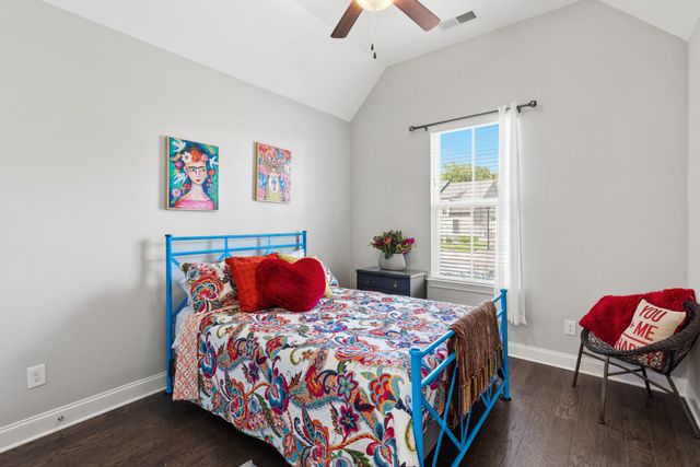 530 Oakvale Ln, Mount Juliet, TN 37122