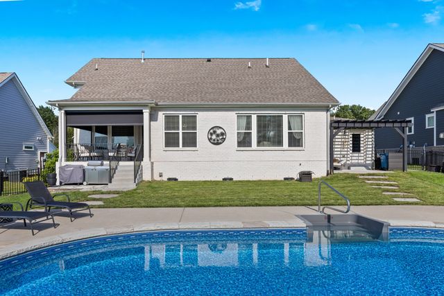 530 Oakvale Ln, Mount Juliet, TN 37122