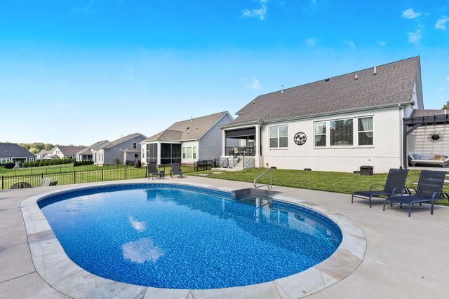 530 Oakvale Ln, Mount Juliet, TN 37122